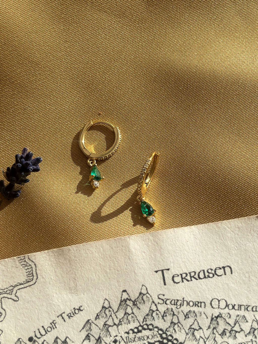 Lost Queen Earrings