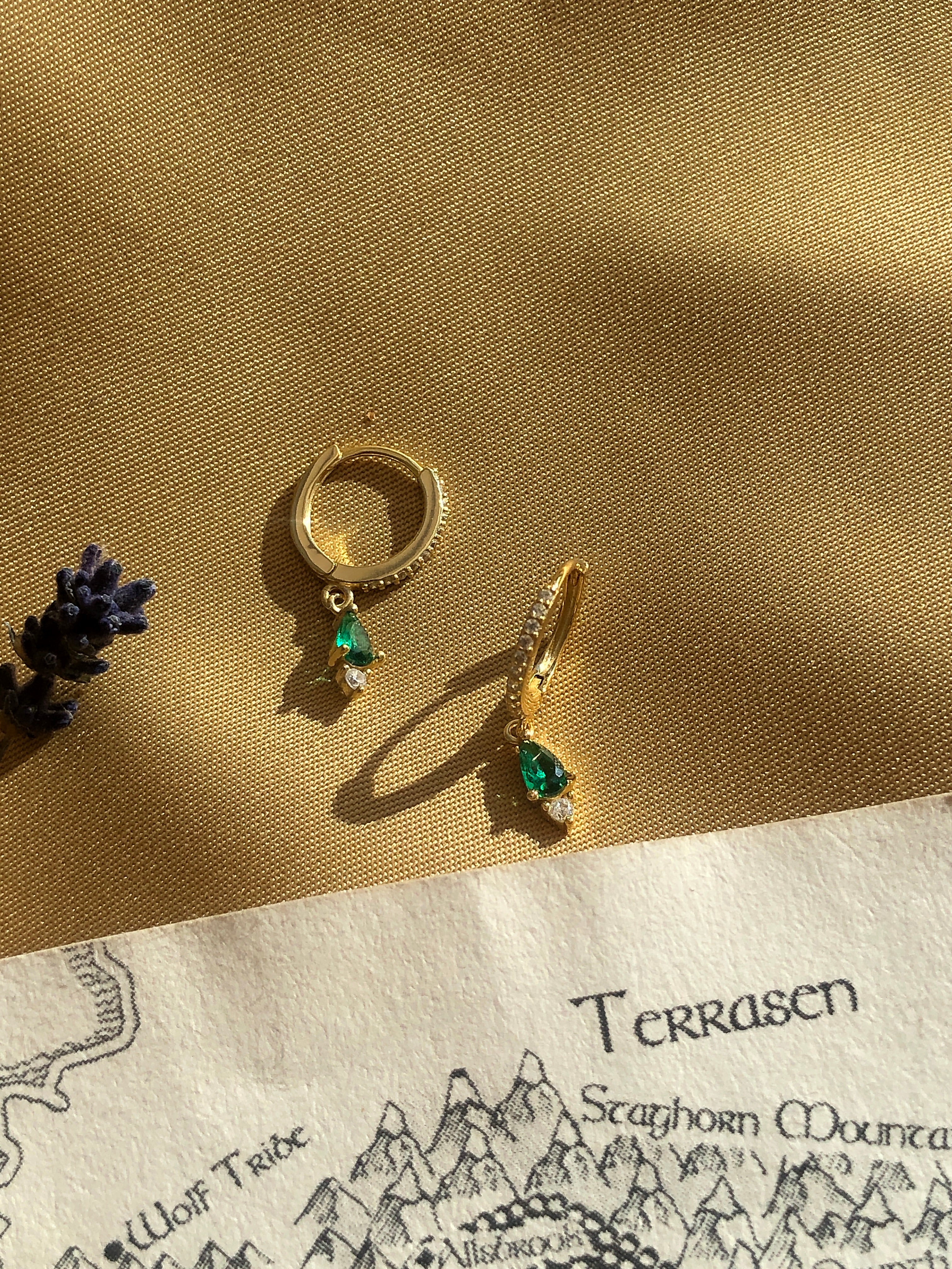 Lost Queen Earrings