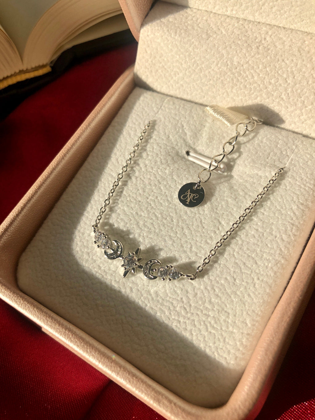 IMPERFECT - Lady of Night Necklace